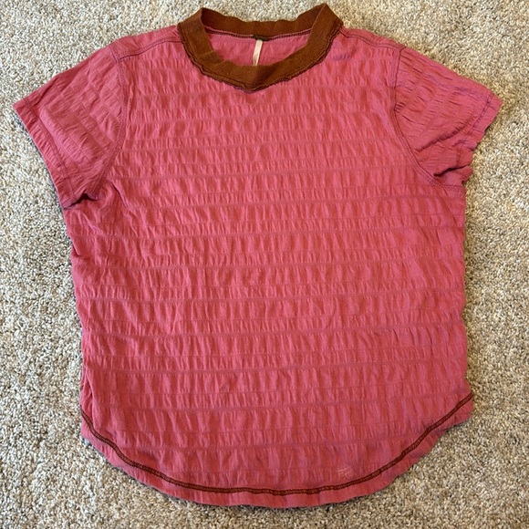 Free people pink and brown basic top. Size medium. Such a good basic - Picture 1 of 3